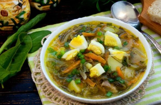 Борщ с капустой и щавелем