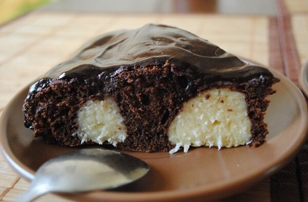 Шоколадный пирог с начинкой из творога